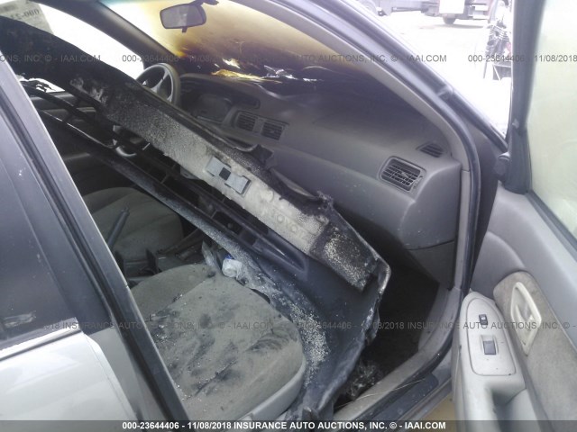 4T1BG22K71U039933 - 2001 TOYOTA CAMRY CE/LE/XLE ნაცრისფერი ფოტო 5