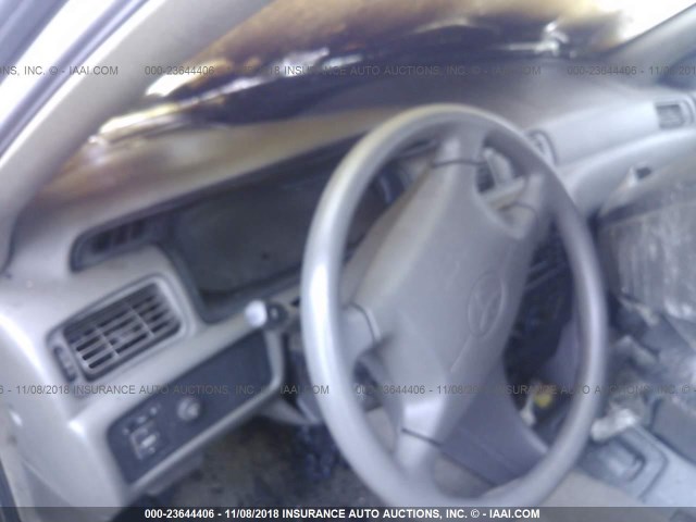 4T1BG22K71U039933 - 2001 TOYOTA CAMRY CE/LE/XLE ნაცრისფერი ფოტო 7