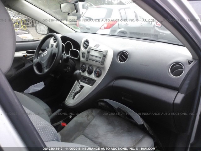 2T1KU40E39C077187 - 2009 TOYOTA COROLLA MATRIX  SILVER photo 5