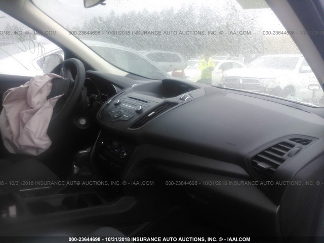 1FMCU9GD9HUE75533 - 2017 FORD ESCAPE SE WHITE photo 5