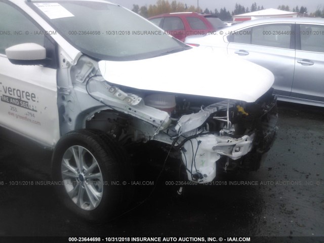 1FMCU9GD9HUE75533 - 2017 FORD ESCAPE SE WHITE photo 6