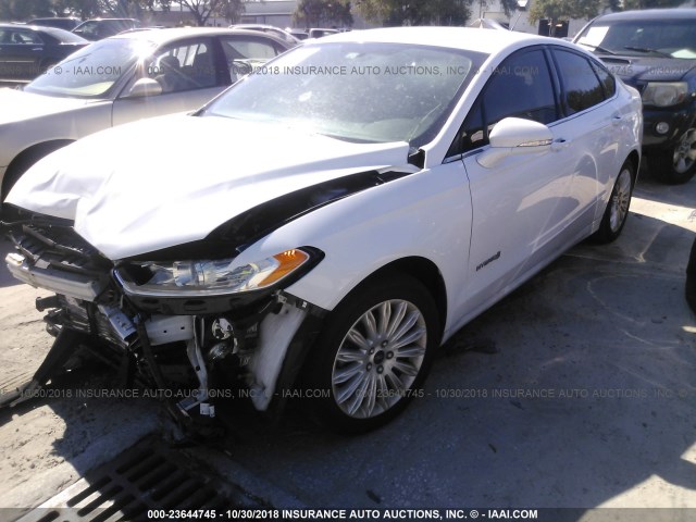 3FA6P0LU6GR388887 - 2016 FORD FUSION SE HYBRID WHITE photo 2