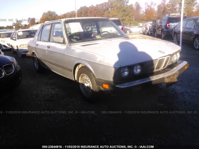 WBADK8309C7962778 - 1982 BMW 528 E AUTOMATIC SILVER photo 1