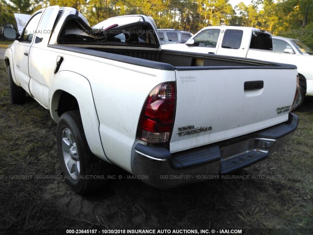 5TETU62N35Z055787 - 2005 TOYOTA TACOMA PRERUNNER ACCESS CAB WHITE photo 2