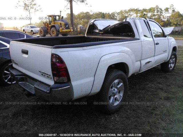 5TETU62N35Z055787 - 2005 TOYOTA TACOMA PRERUNNER ACCESS CAB WHITE photo 4