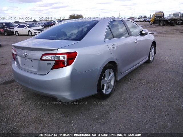 4T1BF1FK6EU430701 - 2014 TOYOTA CAMRY L/SE/LE/XLE 银色 照片 4