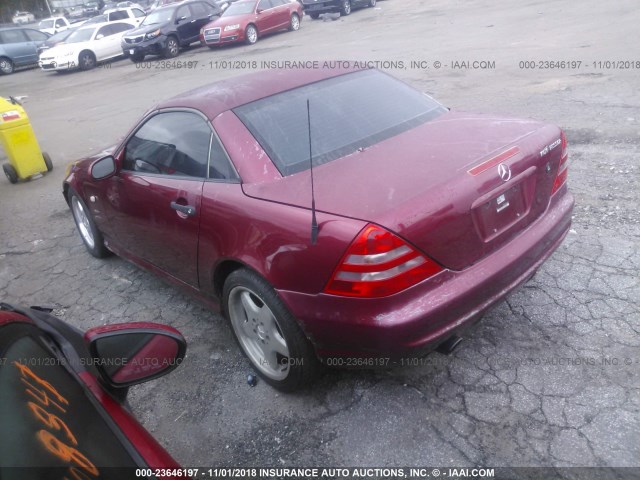 WDBKK47F5XF143133 - 1999 MERCEDES-BENZ SLK 230 KOMPRESSOR RED photo 3