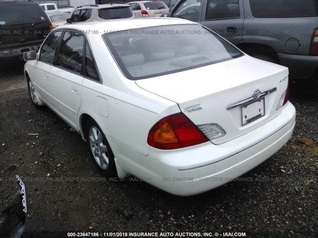 4T1BF28B62U243005 - 2002 TOYOTA AVALON XL/XLS WHITE photo 3