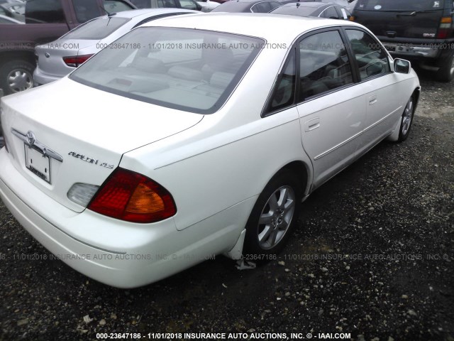 4T1BF28B62U243005 - 2002 TOYOTA AVALON XL/XLS WHITE photo 4