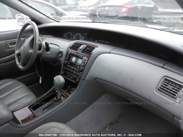 4T1BF28B62U243005 - 2002 TOYOTA AVALON XL/XLS WHITE photo 5