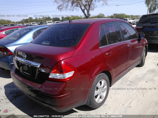 3N1BC11E08L460826 - 2008 NISSAN VERSA S/SL RED photo 4