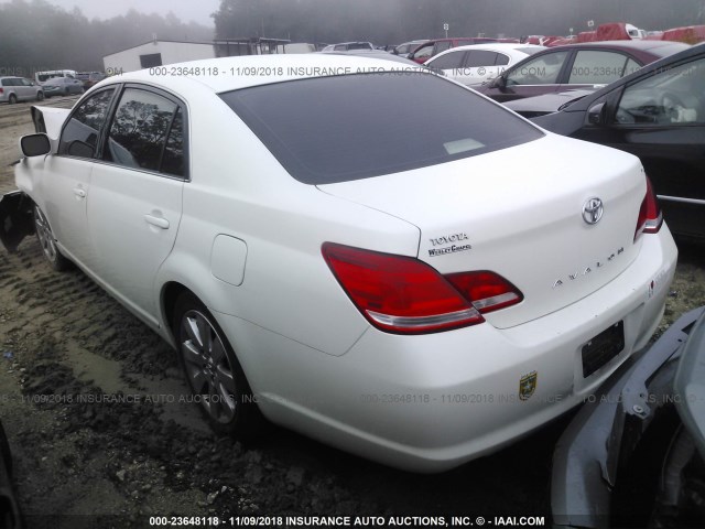 4T1BK36B57U232685 - 2007 TOYOTA AVALON XL/XLS/TOURING/LIMITED WHITE photo 3