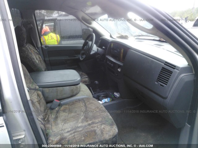 1D7KS28C66J171633 - 2006 DODGE RAM 2500 ST/SLT 银色 照片 5