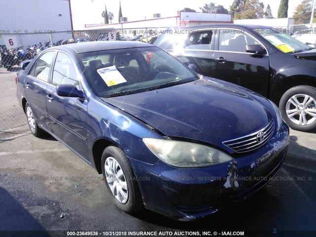 4T1BE32K55U384928 - 2005 TOYOTA CAMRY LE/XLE/SE BLUE photo 1