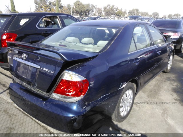 4T1BE32K55U384928 - 2005 TOYOTA CAMRY LE/XLE/SE BLUE photo 4