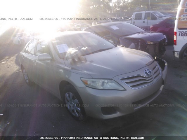 4T1BF3EK5BU601365 - 2011 TOYOTA CAMRY SE/LE/XLE GOLD photo 1