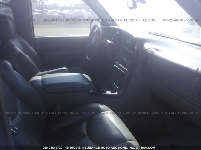 1GKEK63U15J202837 - 2005 GMC YUKON DENALI GRAY photo 5