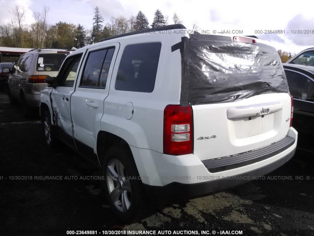 1C4NJRFB1GD597789 - 2016 JEEP PATRIOT LATITUDE WHITE photo 3