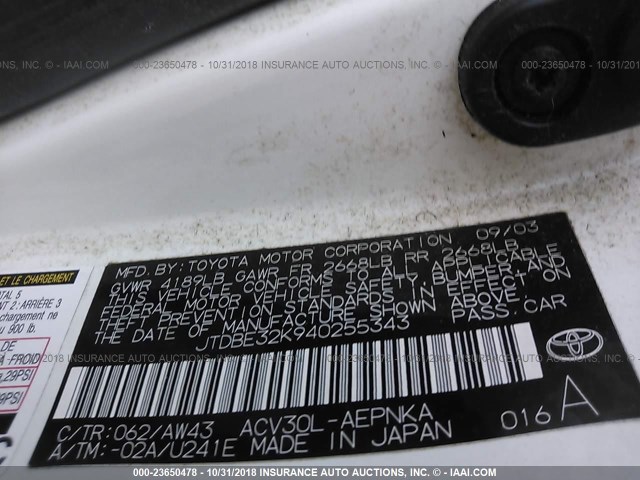 JTDBE32K940255343 - 2004 TOYOTA CAMRY LE/XLE WHITE photo 9