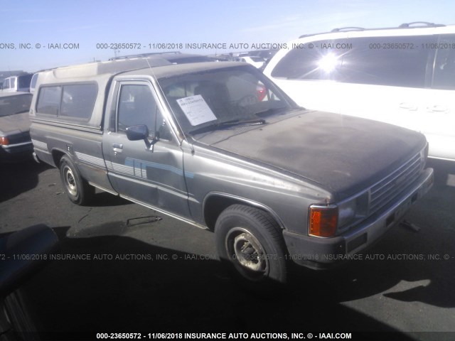 JT4RN55DXG0202386 - 1986 TOYOTA PICKUP 1/2 TON RN55 DLX GRAY photo 1