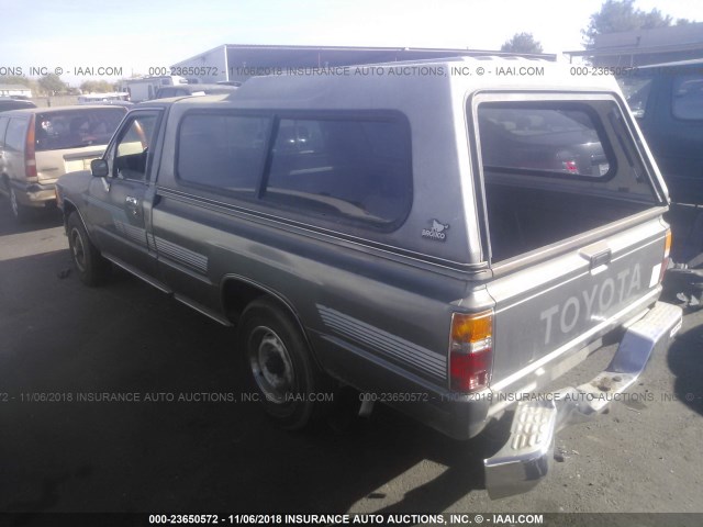 JT4RN55DXG0202386 - 1986 TOYOTA PICKUP 1/2 TON RN55 DLX GRAY photo 3