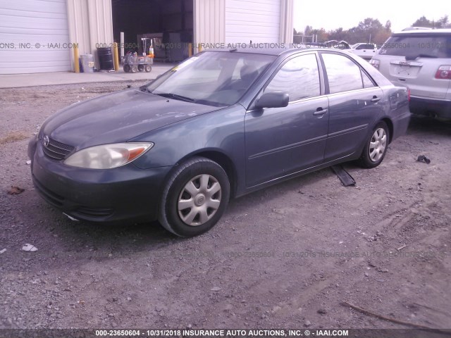 4T1BE32K23U668448 - 2003 TOYOTA CAMRY LE/XLE/SE GREEN photo 2