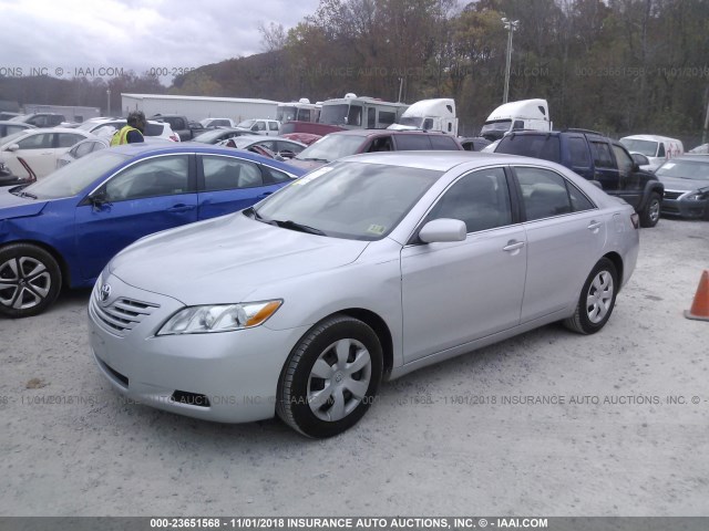 4T1BE46K57U002061 - 2007 TOYOTA CAMRY NEW GENERAT CE/LE/XLE/SE SILVER photo 2