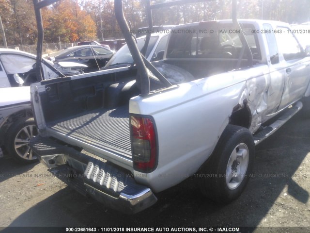 1N6ED26T9YC317662 - 2000 NISSAN FRONTIER KING CAB XE/KING CAB SE SILVER photo 4