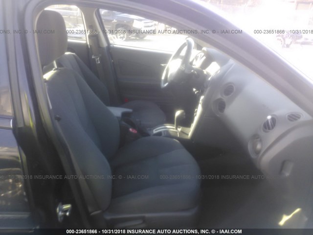 2G2WP522151192529 - 2005 PONTIAC GRAND PRIX BLACK photo 5