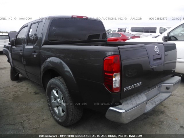 1N6AD0ER5BC420688 - 2011 NISSAN FRONTIER S/SV/SL/PRO-4X GRAY photo 3