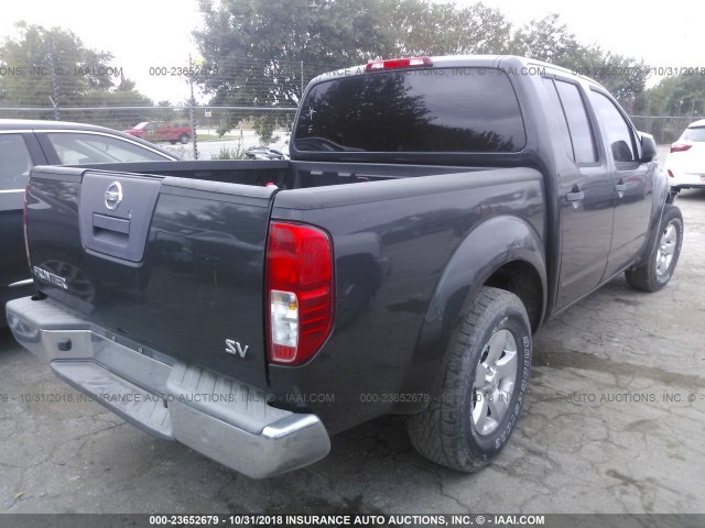 1N6AD0ER5BC420688 - 2011 NISSAN FRONTIER S/SV/SL/PRO-4X GRAY photo 4