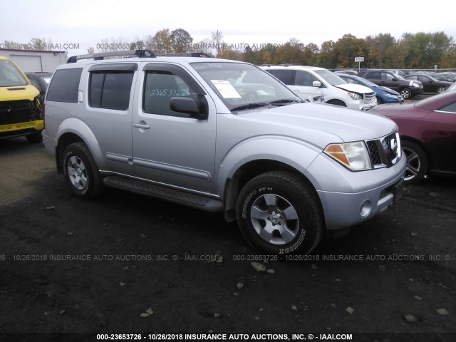 5N1AR18W15C774445 - 2005 NISSAN PATHFINDER LE/SE/XE SILVER photo 1