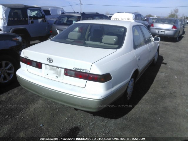 JT2BG28K2X0342168 - 1999 TOYOTA CAMRY LE/XLE WHITE photo 4