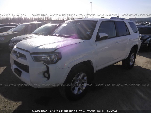 JTEZU5JR6J5186049 - 2018 TOYOTA 4RUNNER SR5/LIMITED/SR5 PREMIUM WHITE photo 2