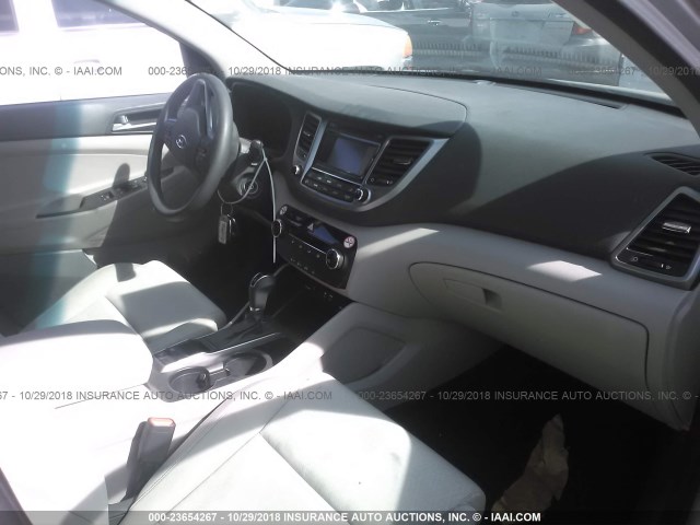 KM8J33A41GU110925 - 2016 HYUNDAI TUCSON SILVER photo 5