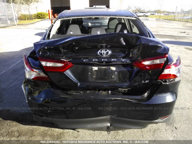 4T1B11HK5JU579140 - 2018 TOYOTA CAMRY L/LE/XLE/SE/XSE BLACK photo 6