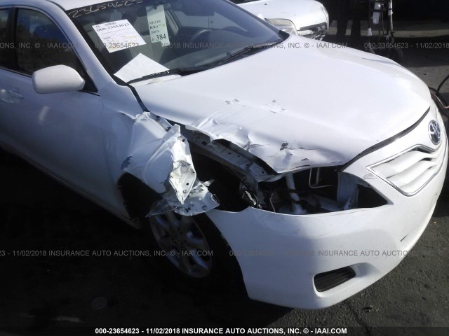 4T1BF3EK3BU635384 - 2011 TOYOTA CAMRY SE/LE/XLE თეთრი ფოტო 6