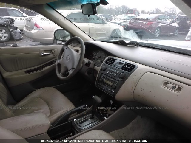 1HGCG56602A026596 - 2002 HONDA ACCORD EX GREEN photo 5