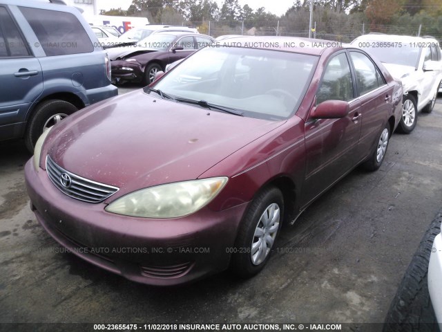 4T1BE32K75U406959 - 2005 TOYOTA CAMRY LE/XLE/SE RED photo 2