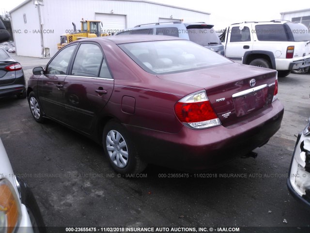 4T1BE32K75U406959 - 2005 TOYOTA CAMRY LE/XLE/SE RED photo 3