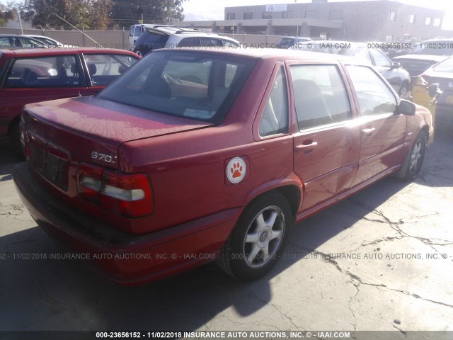 YV1LS5576W1502244 - 1998 VOLVO S70 RED photo 4