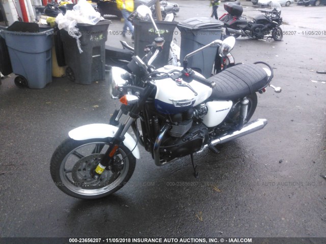SMT900K19ET652958 - 2014 TRIUMPH MOTORCYCLE BONNEVILLE WHITE photo 2