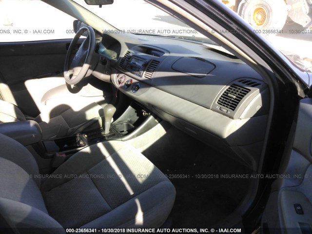 4T1BE32K63U243492 - 2003 TOYOTA CAMRY LE/XLE/SE BLACK photo 5