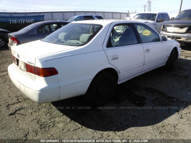 4T1BG22K4YU925850 - 2000 TOYOTA CAMRY CE/LE/XLE თეთრი ფოტო 4