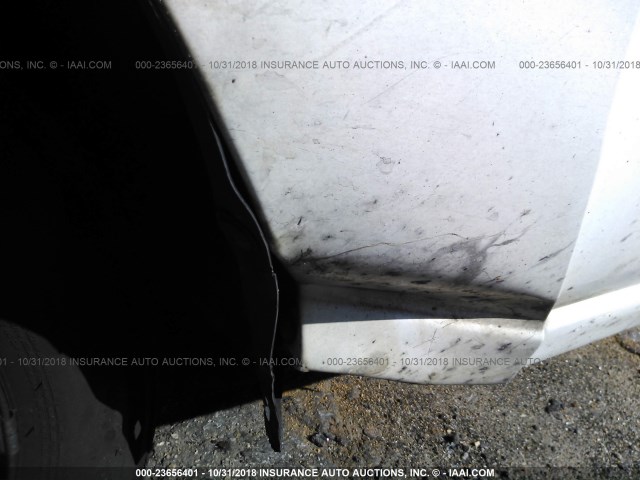 4T1BG22K4YU925850 - 2000 TOYOTA CAMRY CE/LE/XLE თეთრი ფოტო 6