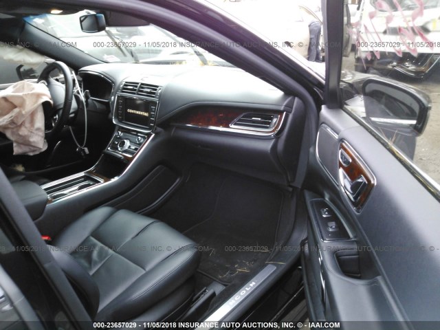 1LN6L9HK1J5602692 - 2018 LINCOLN CONTINENTAL  Սև լուսանկար 5