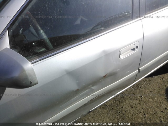 4T1BG22K01U839361 - 2001 TOYOTA CAMRY CE/LE/XLE 银色 照片 6