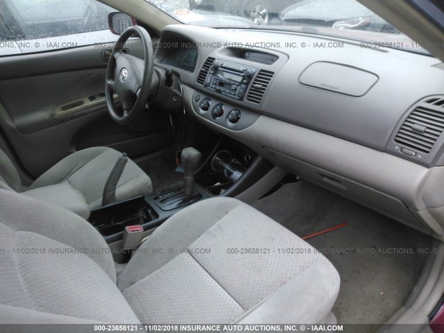 4T1BE32K43U124534 - 2003 TOYOTA CAMRY LE/XLE/SE RED photo 5
