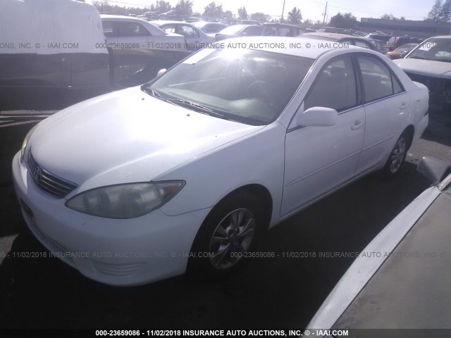 4T1BF30K46U630627 - 2006 TOYOTA CAMRY LE/XLE/SE WHITE photo 2