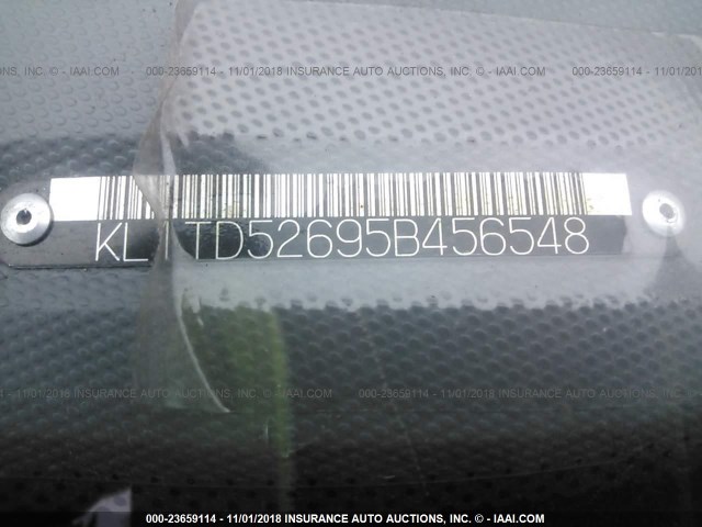 KL1TD52695B456548 - 2005 CHEVROLET AVEO LS BLUE photo 9